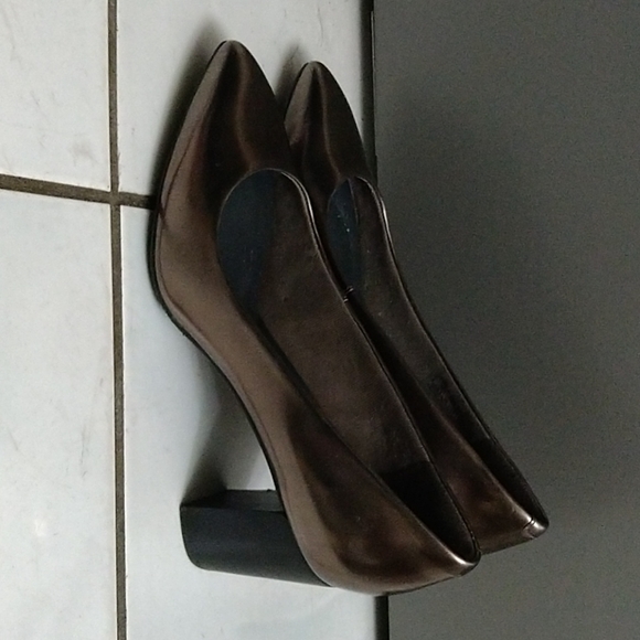 Shoes - Picture 2 of 5